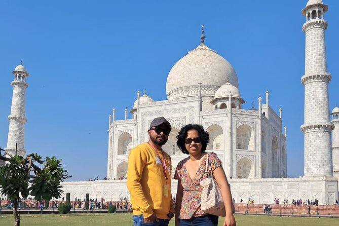 Private Guided Taj Mahal Tour with Skip The Line Entry Ticket - Getting inside the white mausoleum