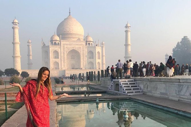 Private Guided Taj Mahal Tour with Skip The Line Entry Ticket - The Taj Mahal entrance and the value of pre-booking