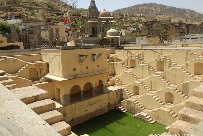 Private Jaipur Full One Day Tour In Pink City With Guide - Panna Meena ka Kund and Jal Mahal Photo Stops