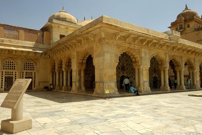 Private Jaipur Full One Day Tour In Pink City With Guide - Hawa Mahal, the Pink City’s Famous Front