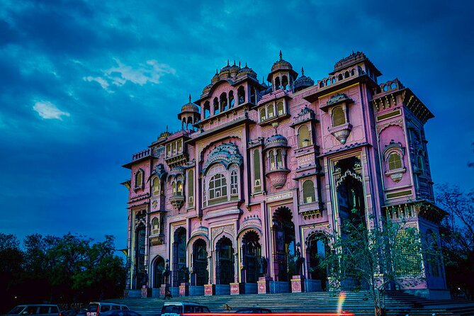 Private Jaipur Night Tour with Nahargarh Sunset Views - Jaipur’s markets supply the human side of the tour