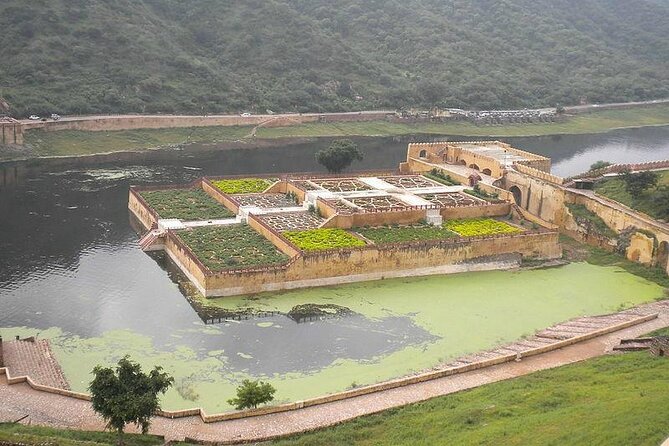 Private Jaipur Pink City Tour by Car & Driver with a Tour Guide - Albert Hall brings art and history indoors