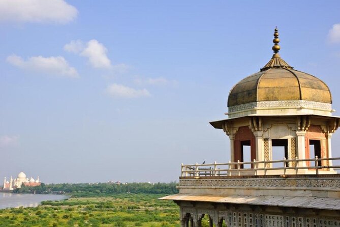 Private Same-Day Taj Mahal & Agra Fort Tour from Jaipur by Car - The private car from Jaipur to Agra
