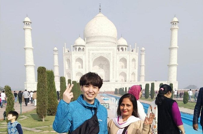 Private Taj Mahal and Agra Fort Tour from Agra City - The one-hour meal break in Agra