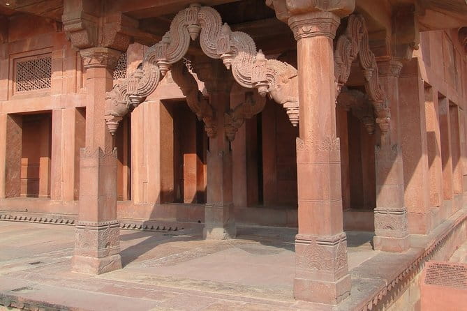 Private Taj Mahal And Monuments Tour From Jaipur By Car - Agra Fort and the Mughal court