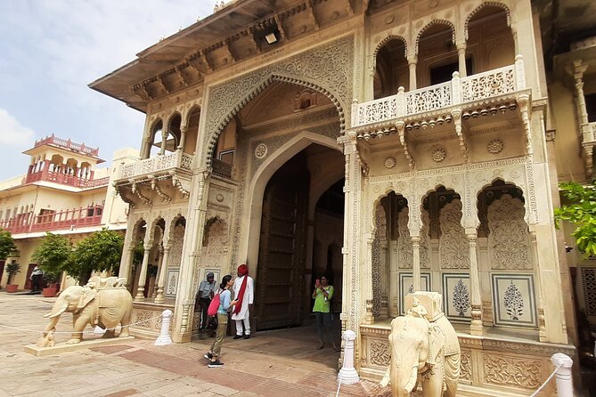 Private tour of Jaipur with Driver and Guide - City Palace and the optional 4,000-rupee royal visit