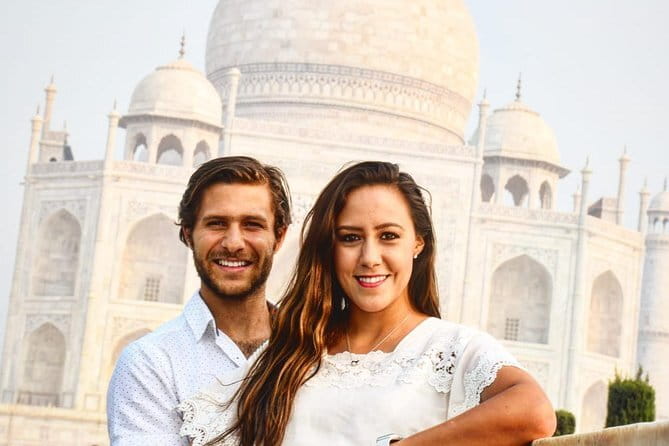 Private Tour of Taj Mahal, Agra Fort & Baby Taj with Agra Pick-up - A guide who brings the legends into focus