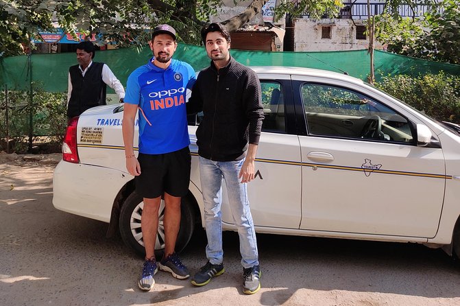 Private Transfer Agra to Jaipur with Fatehpur Sikri - Drivers, communication, and comfort
