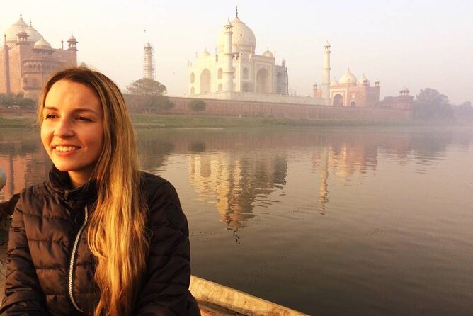 Private Transfer : Agra to New Delhi Airport BY Car - Comfort, luggage, and group size