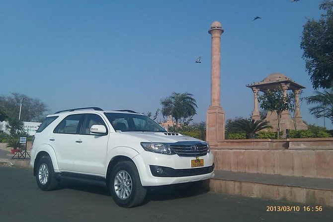 Private Transfer from Agra to Jaipur - Communication with the English-speaking driver
