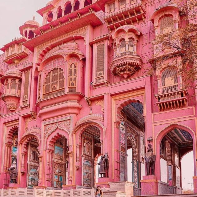 Rajasthan tours: Luxury and private tour by car with guide. - Ranakpur breaks the drive to Udaipur