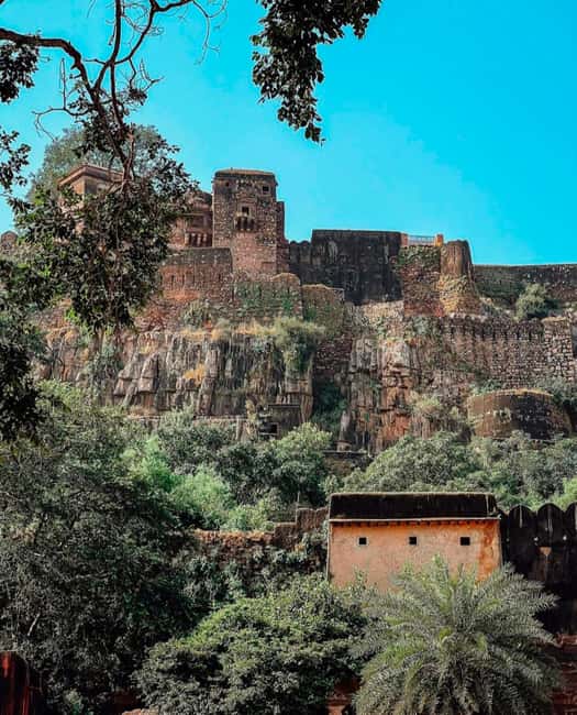 Ranthambore Fort and Ganesh Temple tour in a Jeep - Heat, steps, and what to bring