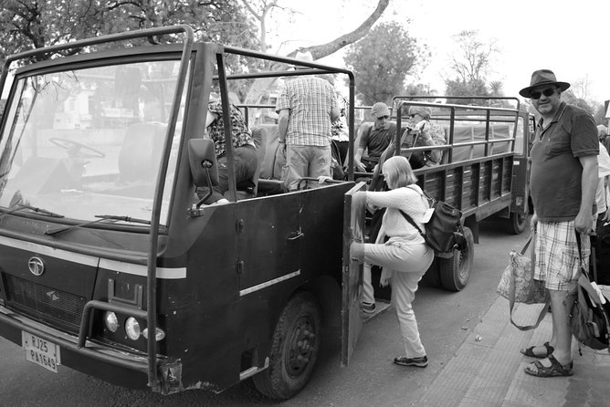 Ranthambore Safari Admission tickets : Choose your Option - Entering the park from Sawai Madhopur