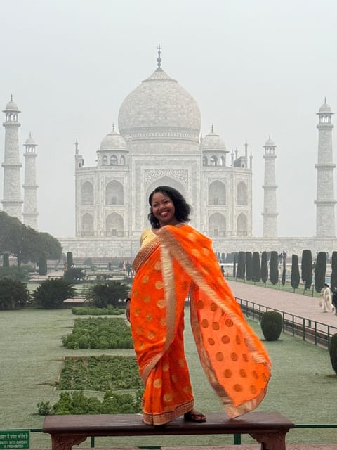Rent a sari or kurta pajama for Taj Mahal visit & picture - Is $13 a good value?