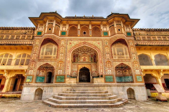 Same Day Agra Tour By Gatimaan Express Train from delhi - The personal service: guides, drivers, and station help