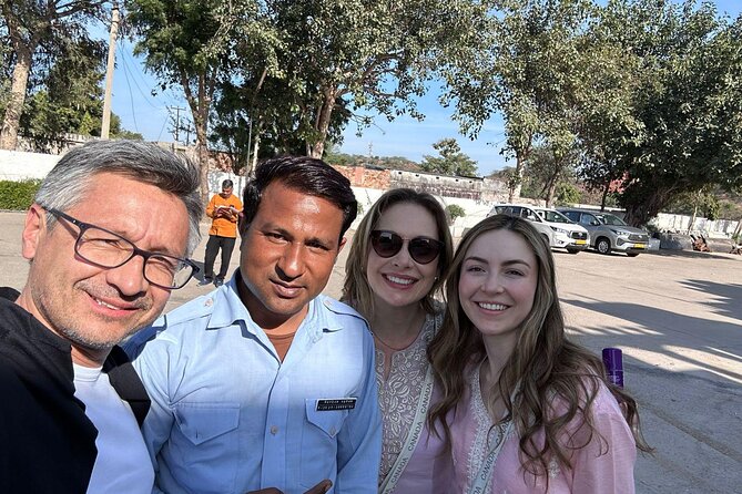 Sawai Madhopur to Jaipur Hotels drop: Private Transfers - The hotel reception pickup in Sawai Madhopur
