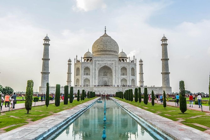 Skip The Line: Sunrise Taj Mahal & Agra Day Tour From Jaipur - The private vehicle is the tour’s strongest feature