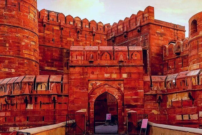 Skip the line Taj Mahal and Agra Fort private Tour by Car - Two Mughal masterpieces before lunch