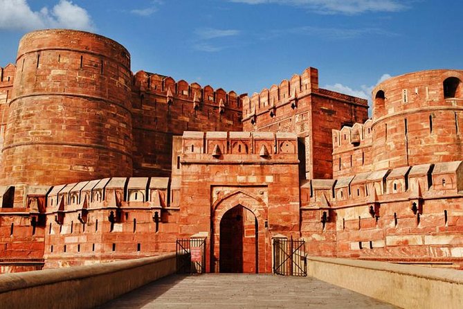 Skip The Line Taj Mahal and Agra fort Tour - A focused Agra visit in four to five hours