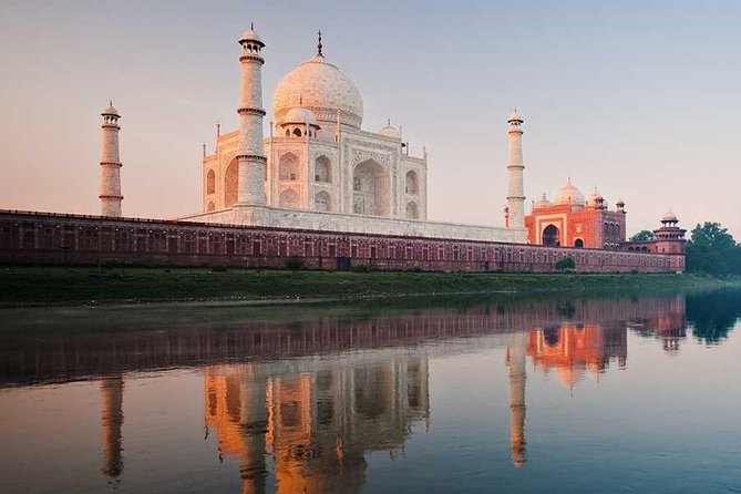 Skip-the-Line Taj Mahal VIP Entrance Tour - The photo help is a real practical benefit