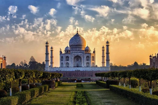 Skip-the-Line Taj Mahal VIP Entrance Tour - What you see outside and inside the mausoleum