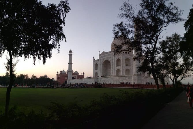Sunrise tour of Taj Mahal with Guide - Key points at a glance