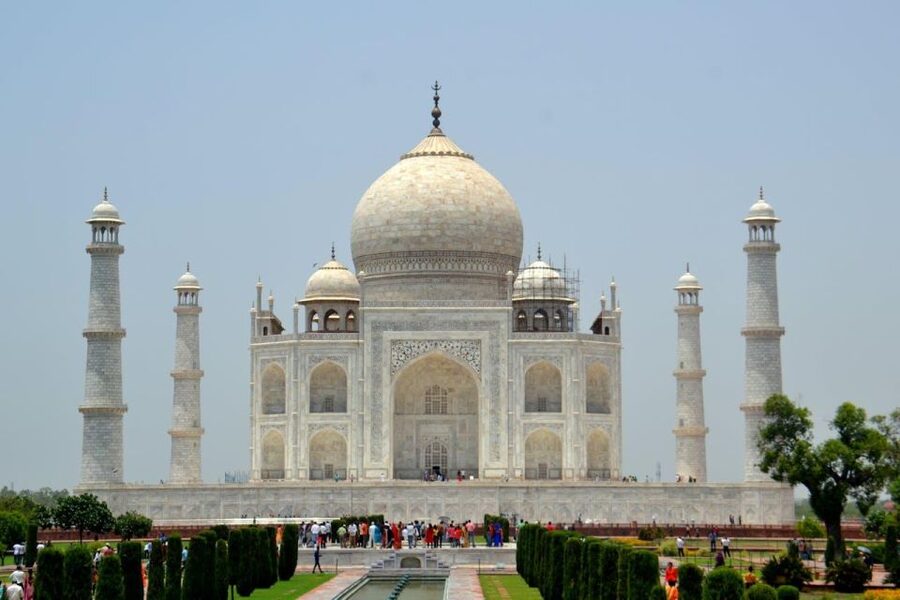 Taj Mahal & Agra Fort Private Tour with Lunch & Pickup - What the guides add to the day