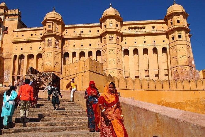 Taj Mahal and Agra Private Day Tour From Jaipur with 5 Star Meal - What the guide adds to the day