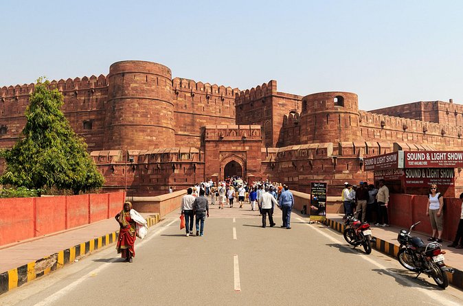 Taj Mahal and Agra Tour by Superfast Gatimaan Train From Delhi - Lunch, car transfers, and what is covered