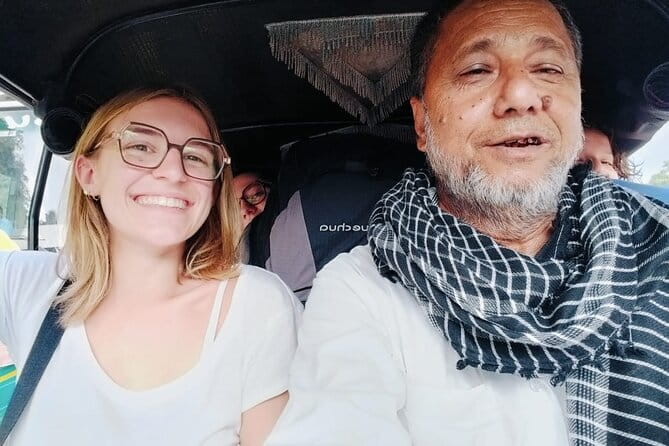Taj Mahal by Tuk Tuk : A Local-Style Adventure - Reaching the Taj Mahal by battery vehicle