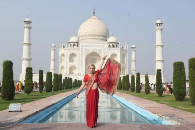 Taj Mahal Day Trip from Delhi by Gatimaan Express Train
