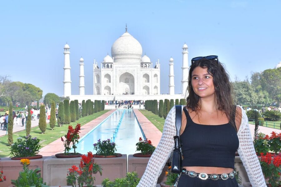 Taj Mahal Day Trip from Delhi by Gatimaan Express Train - Guides, drivers, and the private group setup