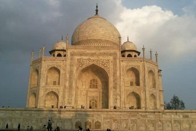 Taj Mahal Entrance Ticket - Key points to know before booking