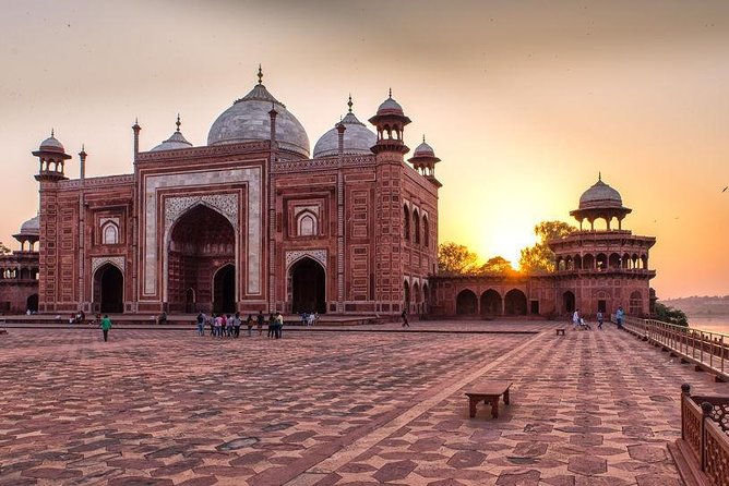 Taj Mahal Entrance Ticket With Optional Add-Ons - What you see at the Taj Mahal