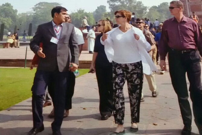 Taj Mahal Skip-The-Line Entry Tickets with Guided Tour - Why the skip-the-line arrangement matters at the Taj Mahal
