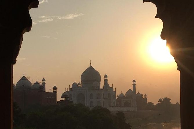 Taj mahal skip the line ticket guide and transport - Price, duration, and who gets the best value