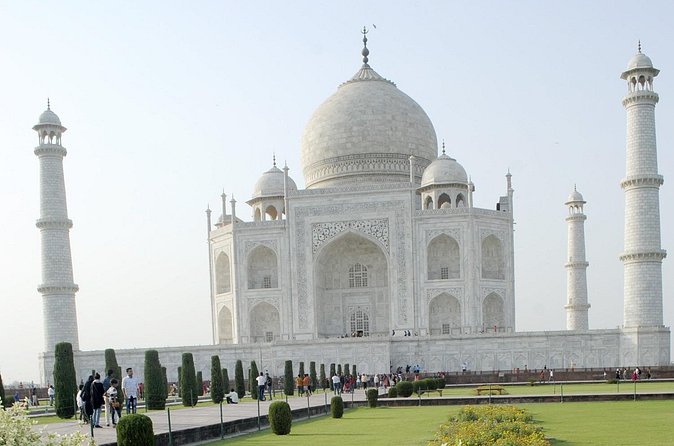Taj Mahal Sunrise and Agra Fort Private Guided Tour - What the private guide adds