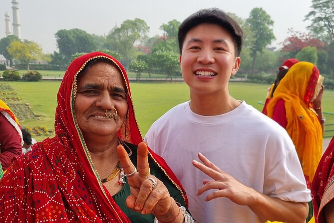 Taj Mahal Sunrise Tour - Learning the story behind the Taj Mahal