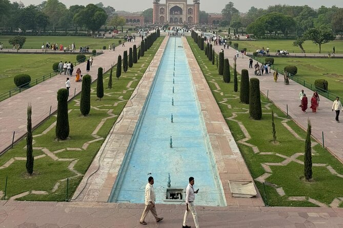 Taj Mahal Sunrise Tour - Private service for a modest price