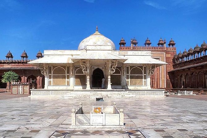 Taj Mahal Sunrise Tour With Agra Fort and Fatehpur Sikri - Inside Agra Fort, Akbar’s red sandstone capital