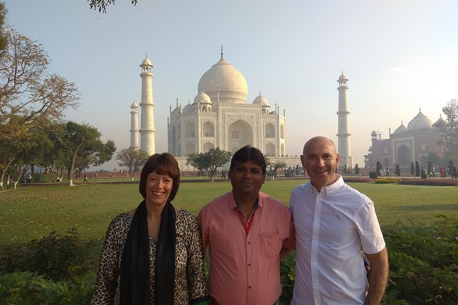 Taj Mahal Sunrise Tour With Agra Fort and Fatehpur Sikri - Booking details worth checking first