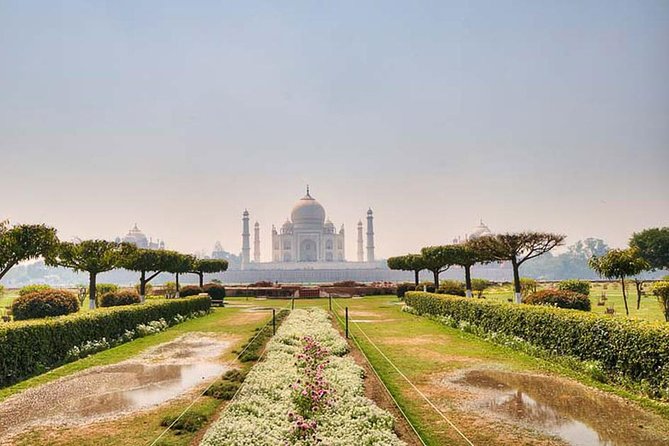 Taj Mahal Sunrise Tour With Agra Fort and Fatehpur Sikri - The two-hour journey into Fatehpur Sikri