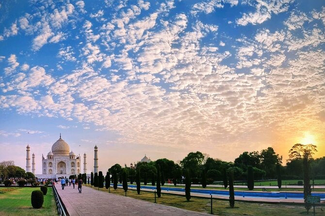 Taj Mahal Sunrise Tour - Meeting your guide at the East Gate