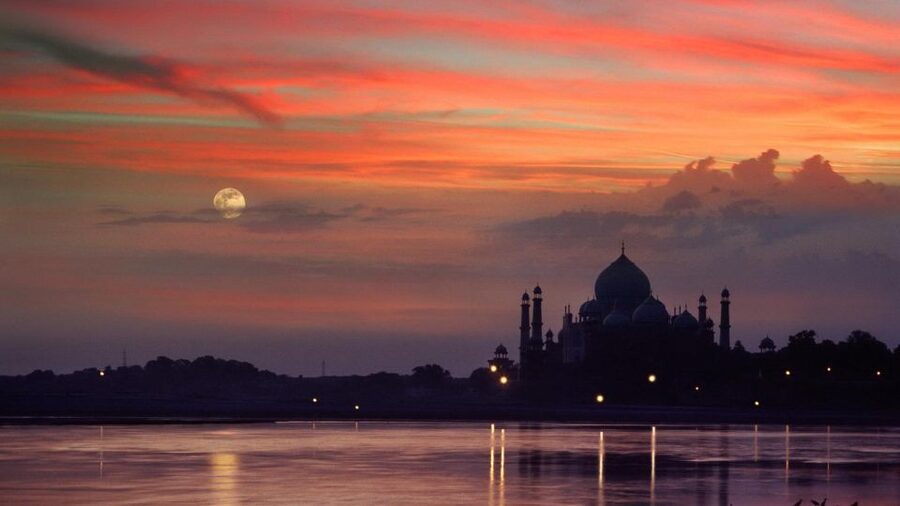 Taj Mahal Sunset Tour By Tuk Tuk with Private Guide - Key points at a glance
