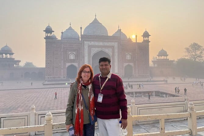 Taj Mahal visits with Licensed Guide with Entry Assistance - Why a Guide Helps at the Taj Mahal