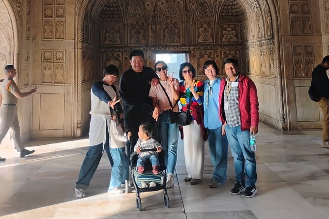 Taj Mahal visits with Licensed Guide with Entry Assistance - Three Hours With the White Marble Monument