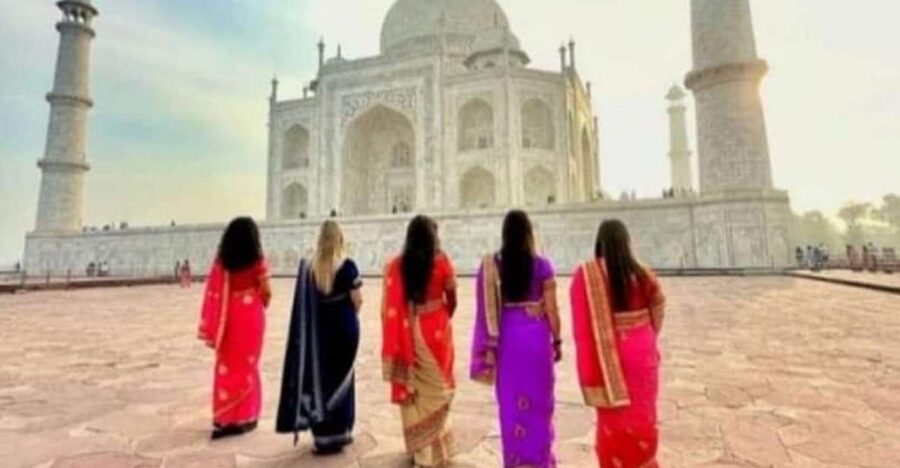 Taj Mahal with Professional Photoshoot - The clothing option: sari, makeup, and Maharaja robes