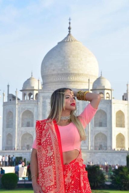 Taj Mahal with Professional Photoshoot - Is $57 good value for up to four people?