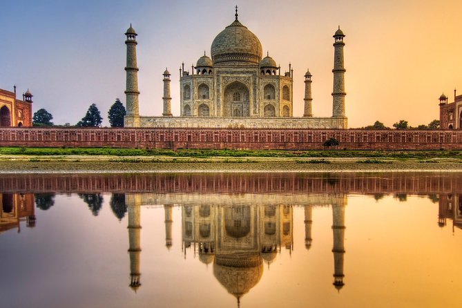Taj with mausoleum and Agra fort visits : Choose Your Option - Why the Taj Mahal and Agra Fort belong together