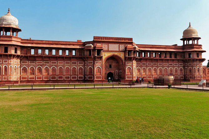 Taj with mausoleum and Agra fort visits : Choose Your Option - The Taj Mahal visit, about three hours
